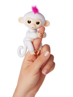 Fingerlings Sophie (White with Pink Hair)